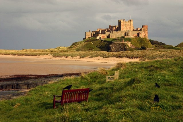 Hrad Bamburgh a písečné pláže Anglie