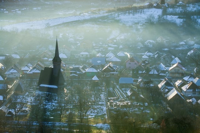 Dřevěný kostel v Rumunském městě